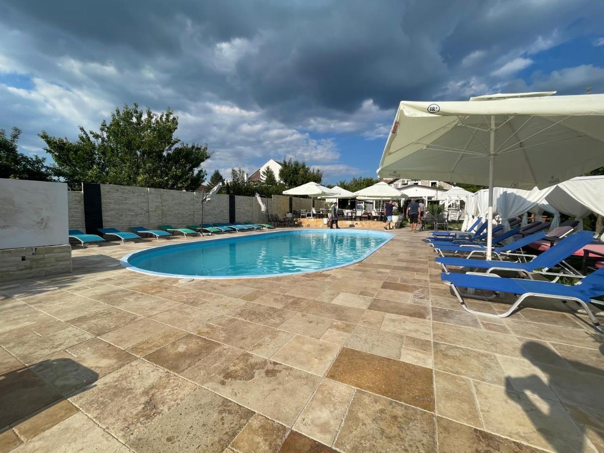 Elgringo Clisura Dunarii Moldova Noua ภายนอก รูปภาพ